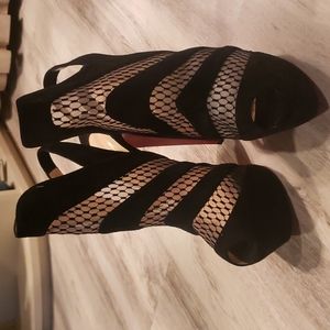 Christian Louboutin size 40 color black 100% Authentic